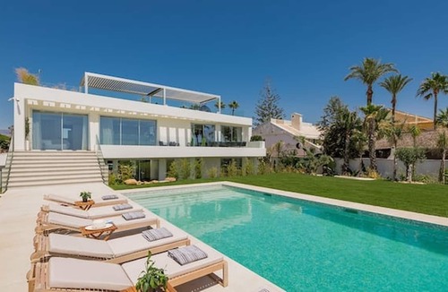 La Cala de Mijas Villa | 'Beach Villa La Cala ' with Sea View, Wi-Fi and Air Conditioning