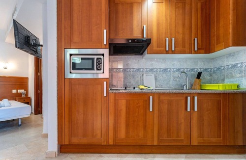 Puerto de la Duquesa Apartment | Beachfront Apartment -Don Juan Manilva