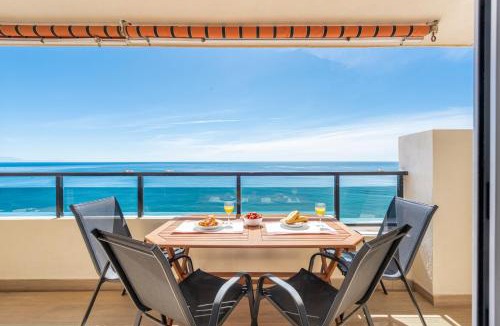 Fuengirola City Centre Apartment | BEACHFRONT - NEW LUXURY Apartment - 1ª Linea Playa - Fuengirola CITY CENTER - Private PARKING - Panoramic Sea Views -