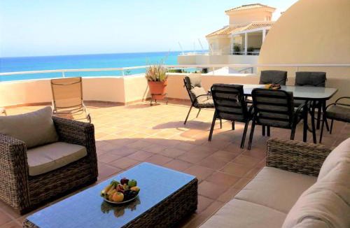 Buenas Noches Apartment | Beachfront PENTHOUSE - El MIRADOR DE BERMUDA BEACH