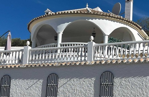 Mondron Villa | Beautiful 2 bedroom Villa with mountain views in a traditional Spanish village