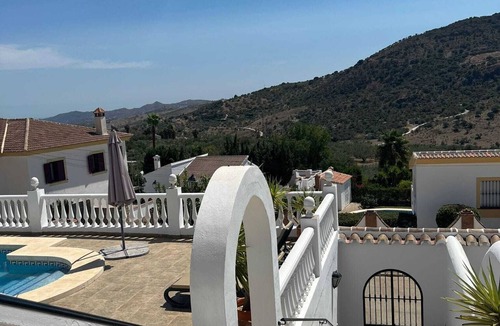 Mondron Villa | Beautiful 2 bedroom Villa with mountain views in a traditional Spanish village