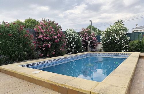 Belicena Apartment | Beautiful 4-bedroom apartment with AC in charming El Ventorrillo