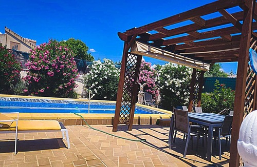 Belicena Apartment | Beautiful 4-bedroom apartment with AC in charming El Ventorrillo