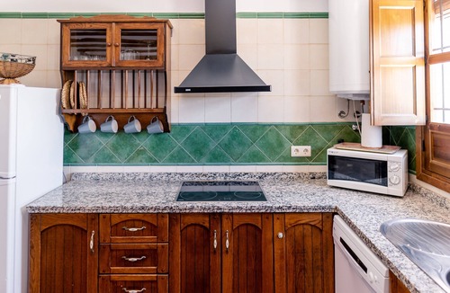 Las Lagunillas Cottage | Beautiful Andalusian house located between olive groves. Up to 40+ people