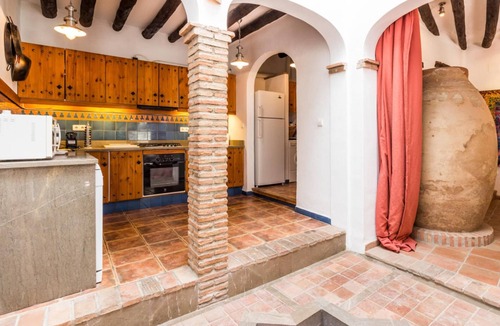 Pinos del Valle Villa | Beautiful Andalusian House with barbecue pool
