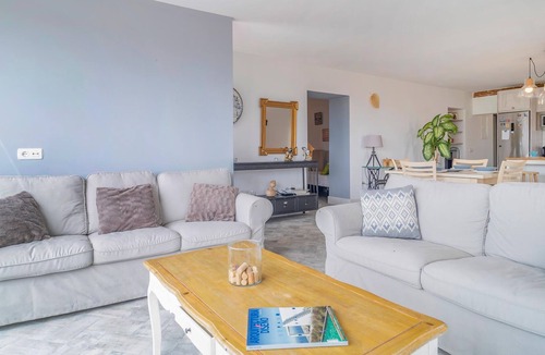 Alozaina House | Beautiful apartment with pool in picturesque white village Alozaina.