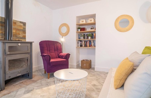 Alozaina House | Beautiful apartment with pool in picturesque white village Alozaina.