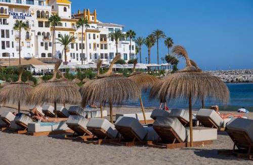Puerto Banus Apartment | Beautiful Beachfront Apartment