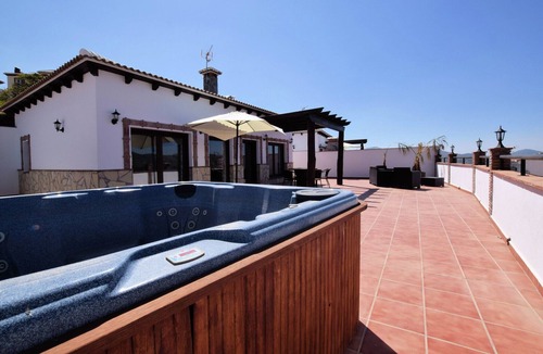 Canillas de Albaida House | Beautiful villa with jacuzzi