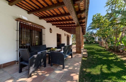 Conil de la Frontera Cottage | Beautiful Cortijo El Olivo House, next to the pool - 3 Bedrooms