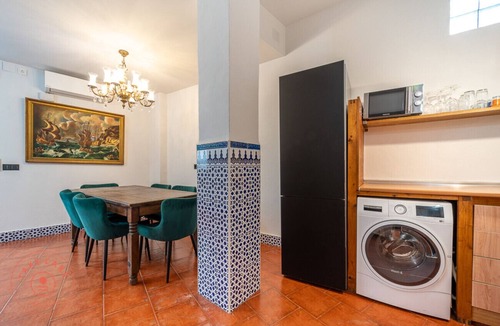La Victoria Apartment | Beautiful Flat Near Plaza Merced - TakeCareMalaga