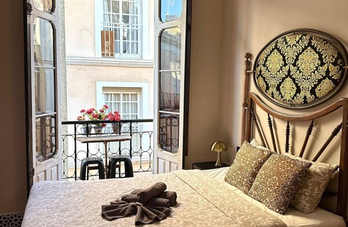 La Victoria Apartment | Beautiful Flat Near Plaza Merced - TakeCareMalaga