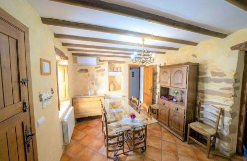 Laroya House | Beautiful holiday home in Laroya with shared pool