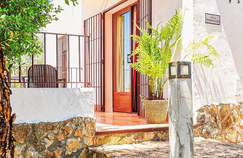 Estepa House | Beautiful home in Estepa with WiFi