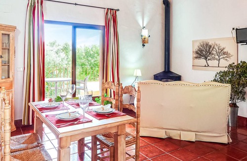 Estepa House | Beautiful home in Estepa with WiFi