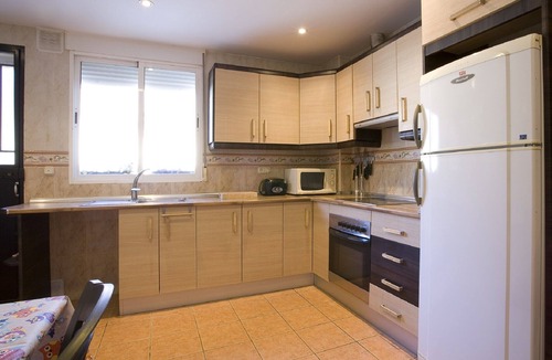 Ambroz House | Beautiful house in Granada just 10min from the center + (PARKING IN THE CENTER) + WIFI