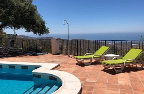 Sayalonga Villa | beautiful modern villa sea view in Sayalonga