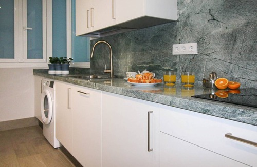 Los Remedios Apartment | Beautiful new apartment in Sevilla