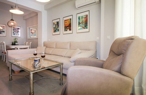 Los Remedios Apartment | Beautiful new apartment in Sevilla
