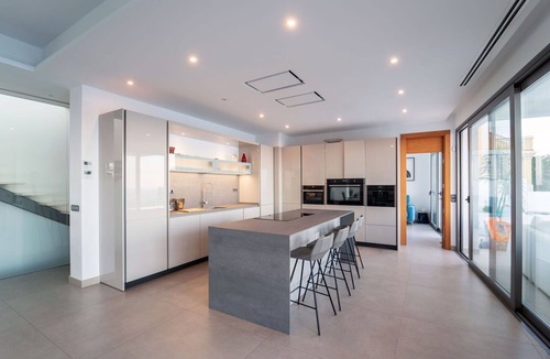 Manilva Villa | Beautiful private villa for 10 people with WIFI, private pool, A/C, TV, terrace and pets allowed