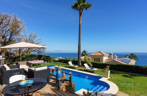 Manilva Villa | Beautiful private villa for 8 guests with private pool, A/C, WIFI, TV and patio