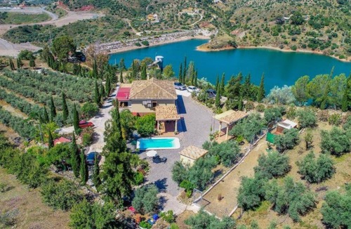 Campanillas Cottage | Beautiful rural house a stone's throw from the center