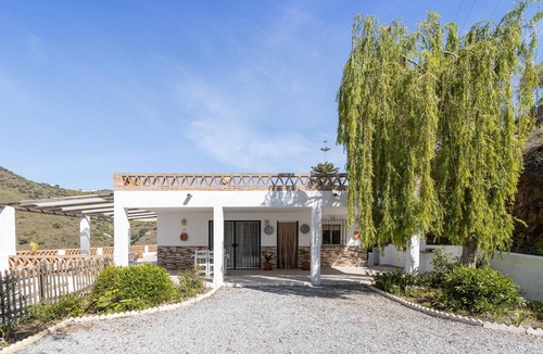 Torrox House | Beautiful Vacation Home “Villa Benama”, with Mountain and Sea View