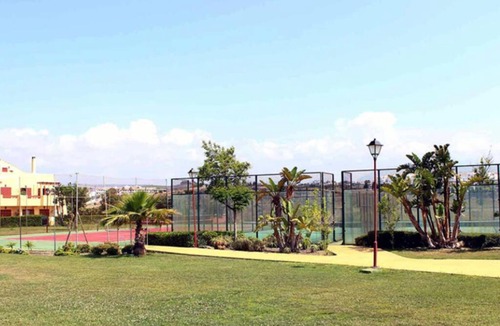 Puerto de la Duquesa Apartment | Bel appartement raffiné à 600 m de la plage