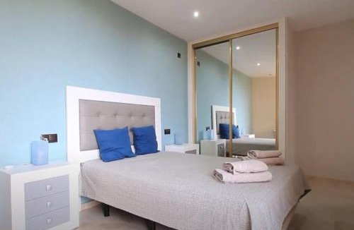 Puerto de la Duquesa Apartment | Bel appartement raffiné à 600 m de la plage