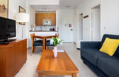 Benalmadena Costa Apartment | Benalbeach Cozy by Alfresco Stays