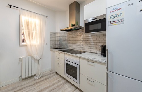 Centro Bed & Breakfast | Berlin: room with comfort and shared areas Gran Via-Madrid