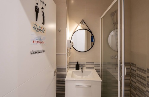 Centro Bed & Breakfast | Berlin: room with comfort and shared areas Gran Via-Madrid