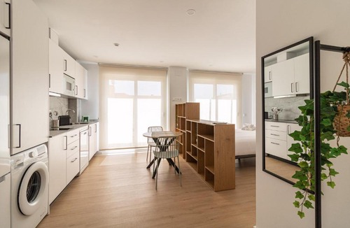 Bailen-Miraflores Apartment | Berrocal Signature Apartments