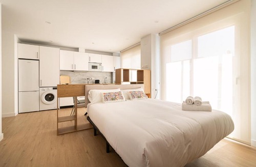 Bailen-Miraflores Apartment | Berrocal Signature Apartments