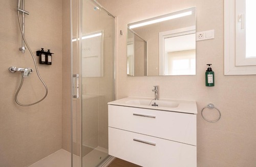Bailen-Miraflores Apartment | Berrocal Signature Apartments