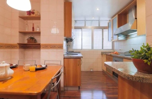 Los Tilos Apartment | Big apartment, close to train station
