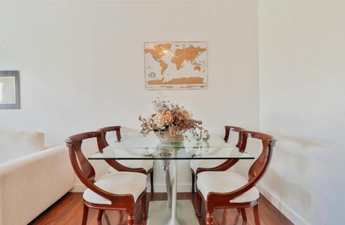Los Tilos Apartment | Big apartment, close to train station