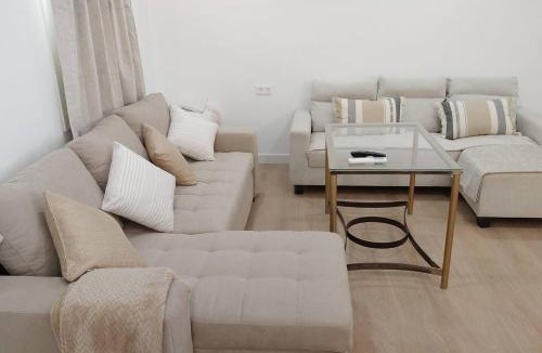 Distrito Centro Apartment | Bonito, céntrico y fresco apartamento Santa Marina