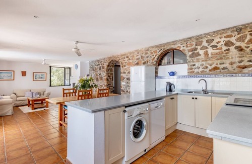Malaga-Este Apartment | Bougainvillea Self Catering Accommodation With Fabulous Views and Enormous Pool