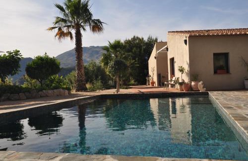 Alcaucin Bed & Breakfast | Boutique B&B El Refugio
