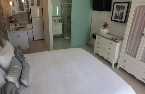 Benalmadena Bed & Breakfast | Boutique Bed & Breakfast Suite with Pool,Garden,Sunroom w/Panoramic Sea Views