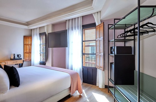 Centro - Sagrario Hotel | Boutique Hotel Luna Triunfo Granada *NEW*