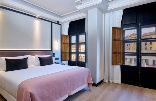 Centro - Sagrario Hotel | Boutique Hotel Luna Triunfo Granada *NEW*