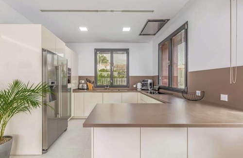 Golden Mile House | Brand-new Luxurious Modern Villa on the beach