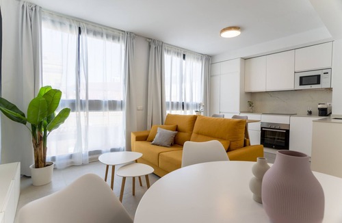Capuchinos Apartment | Brand New · Modern Comfort in Málaga by VGC