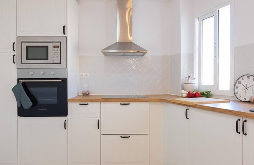 La Goleta Apartment | Bright and well-equipped apartment in the center