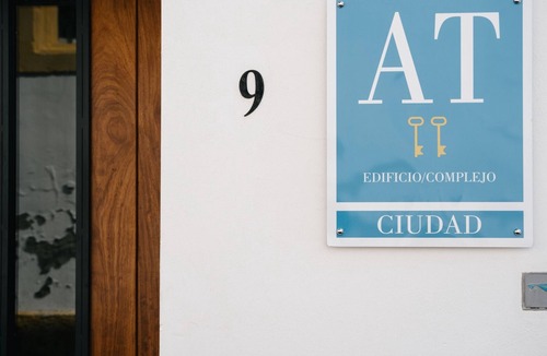 Jerez de la Frontera Old Town Apartment | Bright apartment in central Jerez for 6 people