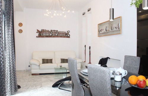 Macarena Apartment | Bright Apartment in Macarena with Wi-Fi and Air Conditioning