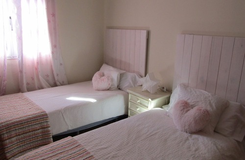 El Puerto de Santa Maria Ski Chalet | Bright Villa in quiet Beach Urbanization